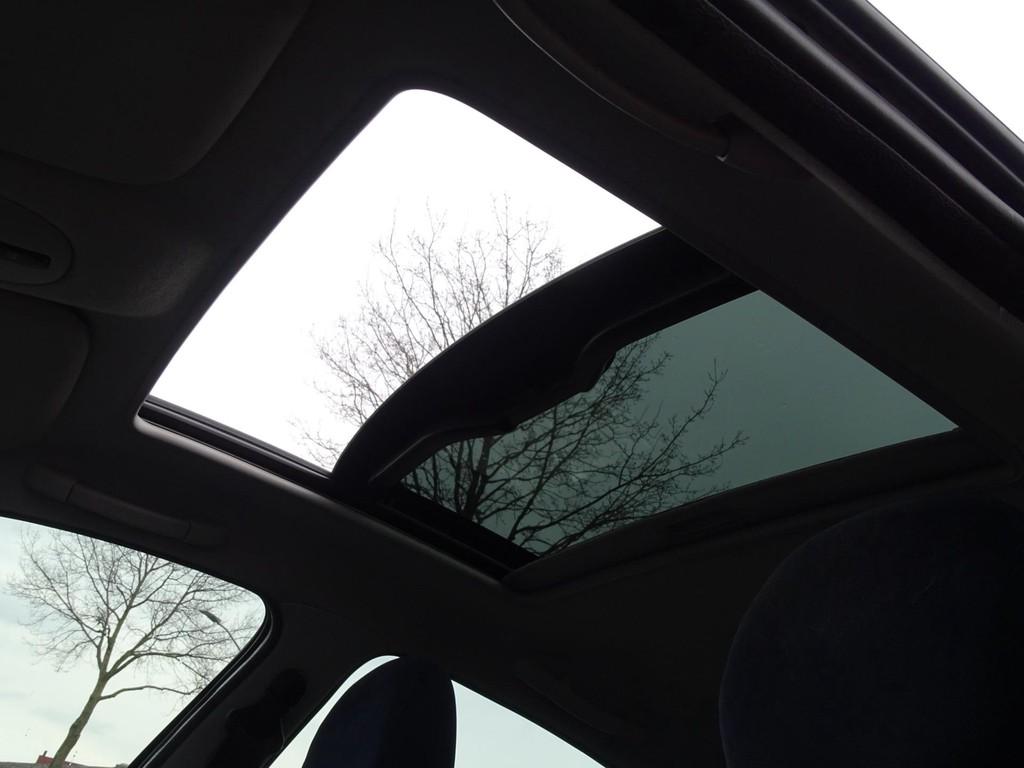 PEUGEOT 206 1.4 Gentry Automotive Trade Center