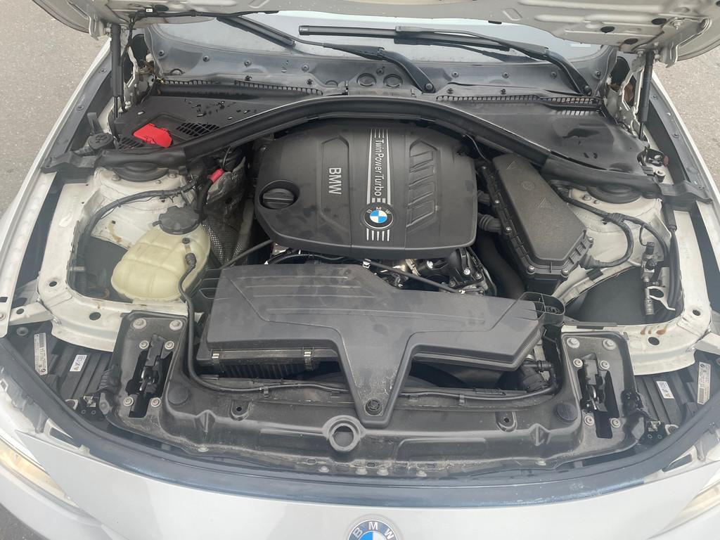 BMW 3-serie 318d High Executive - Automotive Trade Center