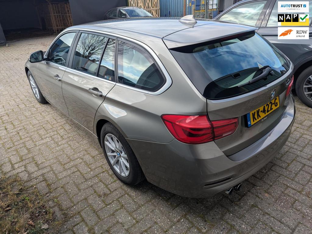 car-auction-BMW-3-serie-15022701