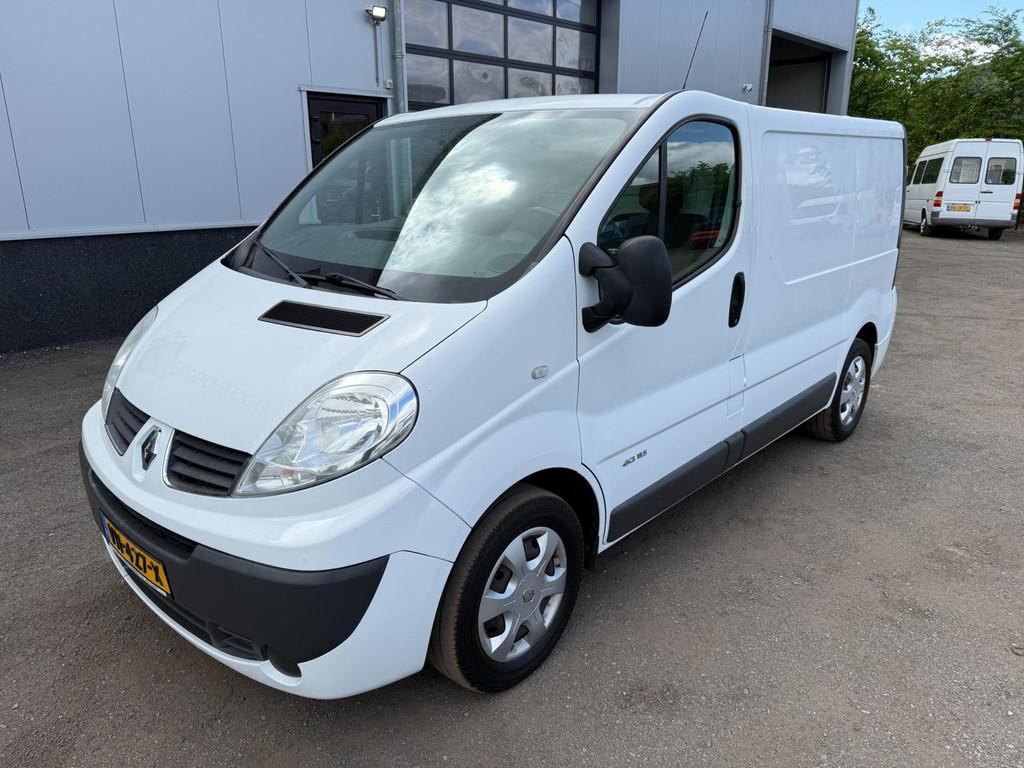 car-auction-RENAULT-Trafic-15214670