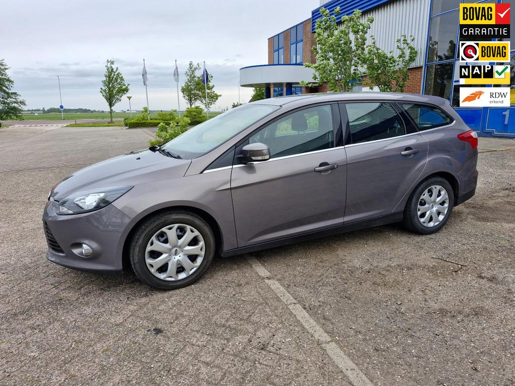 car-auction-FORD-Focus Wagon-15335811